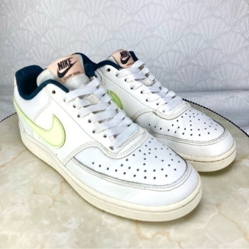 Nike Court Vision Low Leather Shoes Womens 7 White Sporty Casual Retro Sneakers